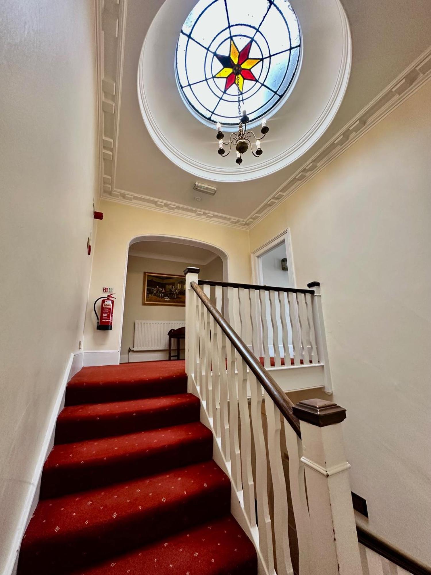 The Angel Posting House & Livery Guildford Dış mekan fotoğraf