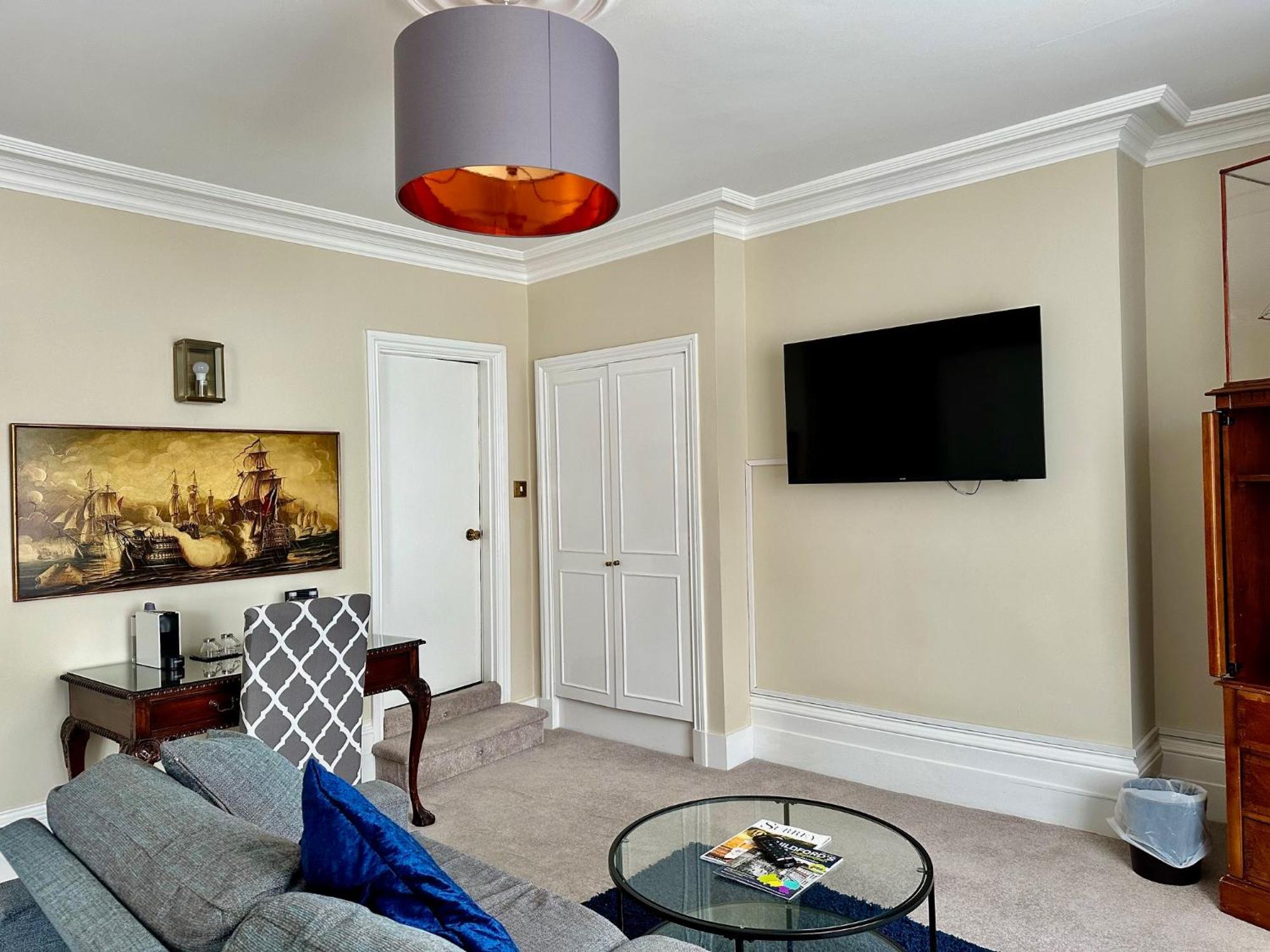 The Angel Posting House & Livery Guildford Dış mekan fotoğraf